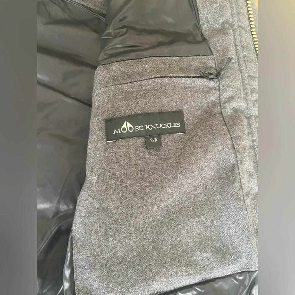 Men’s “Taylor Quilted” Moose Knuckles Winter Jacket Size Small - Picture 6 of 10